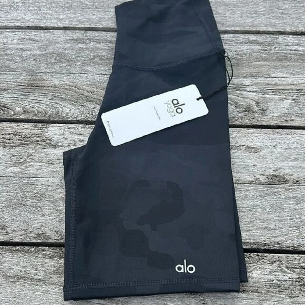 Alo Yoga Vapor Camouflage High Waist Biker Shorts In Black‎ Size XS NWT